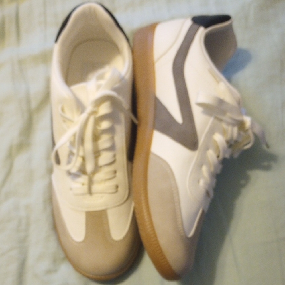 Dolce Vita White and Gray Women's Sneakers NWOT